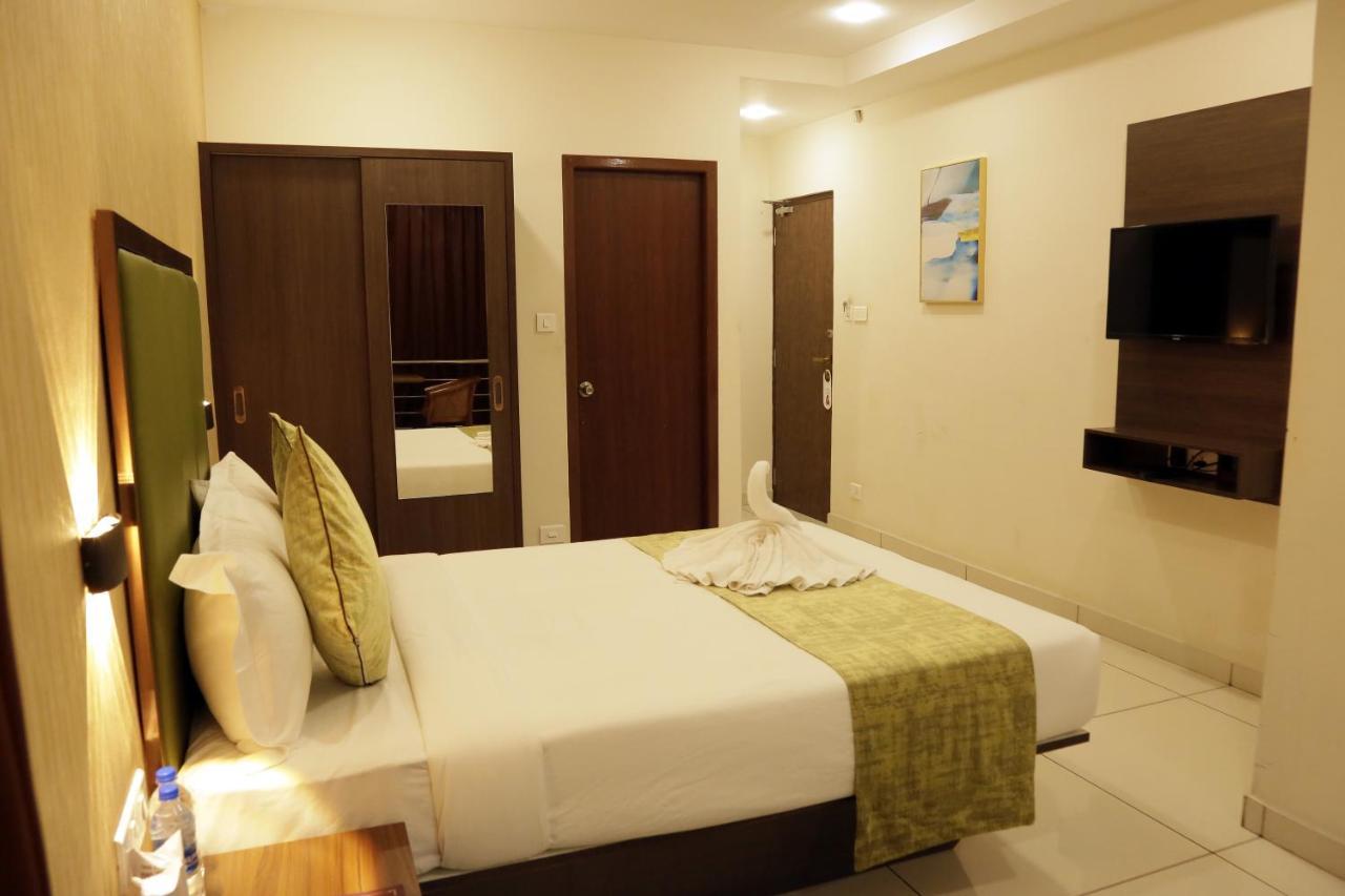 Esquina Residency Hotel Kochi Exterior photo